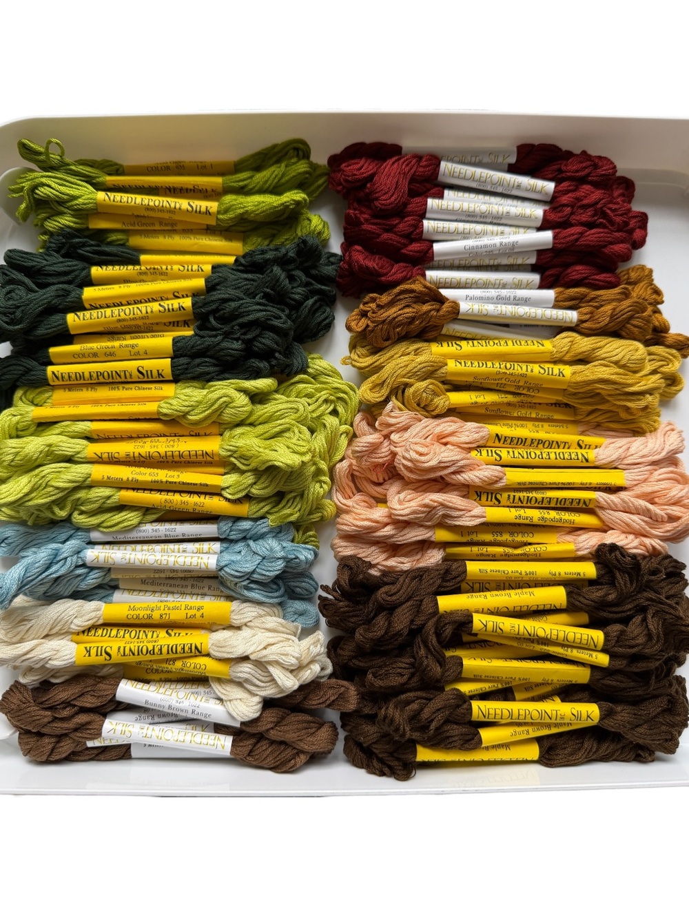 Lot of 125 Silk Needlepoint Inc Cross Stitch Floss Skeins Embroidery Thread Art